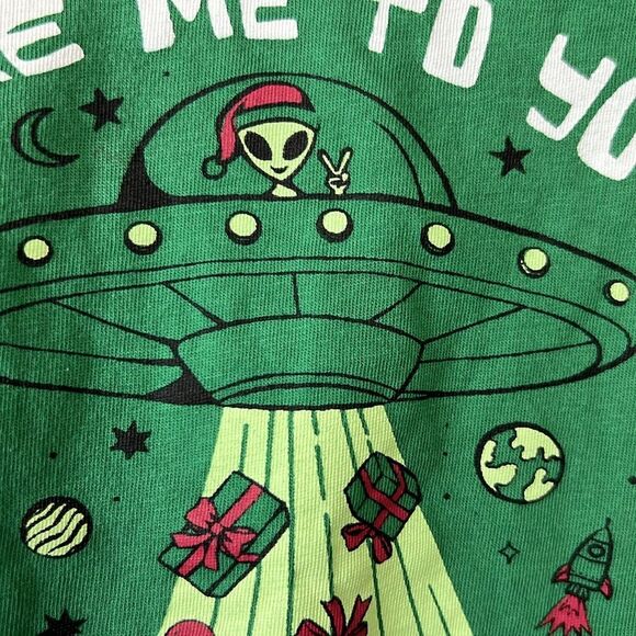 Tucker and Tate Nordstrom green Alien Santa Graphic Tee NWT - Picture 7 of 8